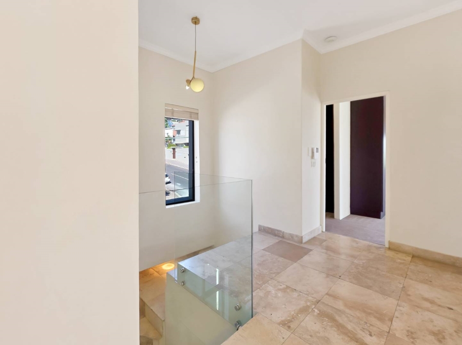 3 Bedroom Property for Sale in Fresnaye Western Cape